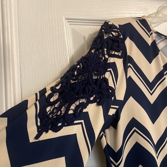 Medium Tan/Navy dress - short - Picture 2 of 3